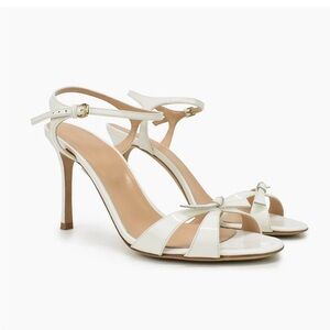 Sergio Rossi Ivory Bow Ankle Strap Sandals Heels Size 40 Made in Italy
